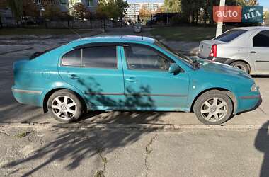 Лифтбек Skoda Octavia 2000 в 