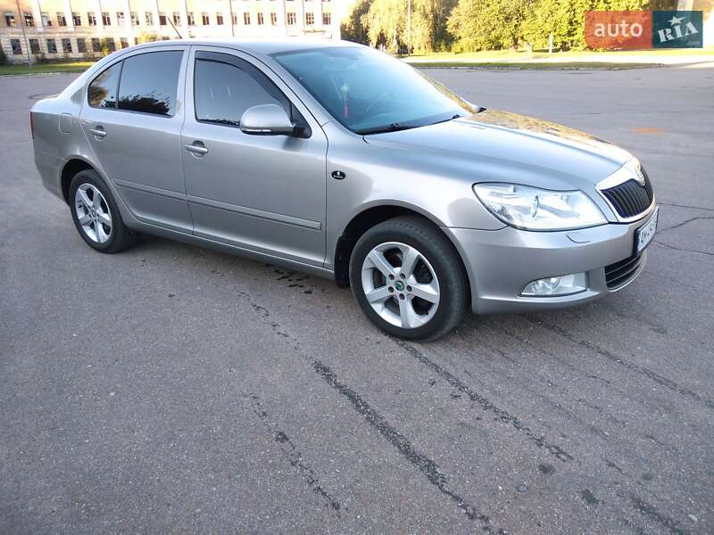 Лифтбек Skoda Octavia 2012 в 