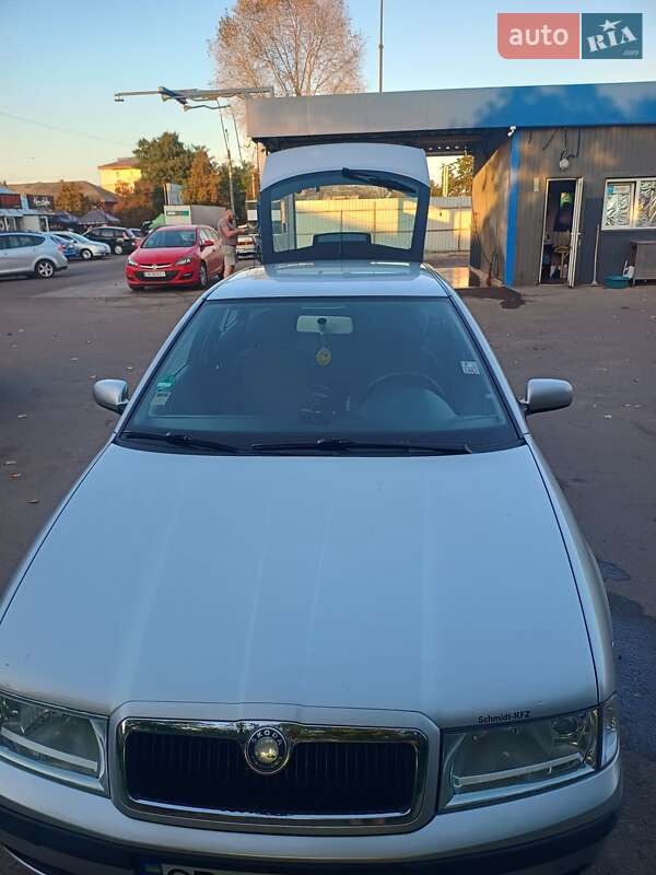 Лифтбек Skoda Octavia 2001 в Чернигове