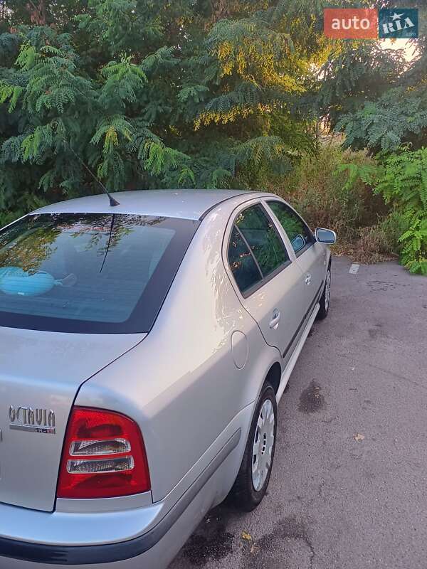 Лифтбек Skoda Octavia 2001 в Чернигове