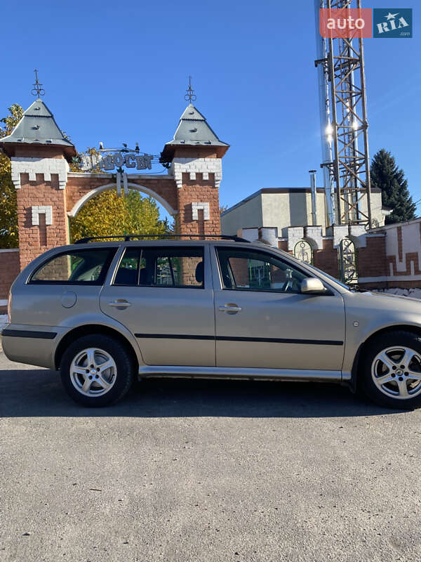 Универсал Skoda Octavia 2004 в Погребище