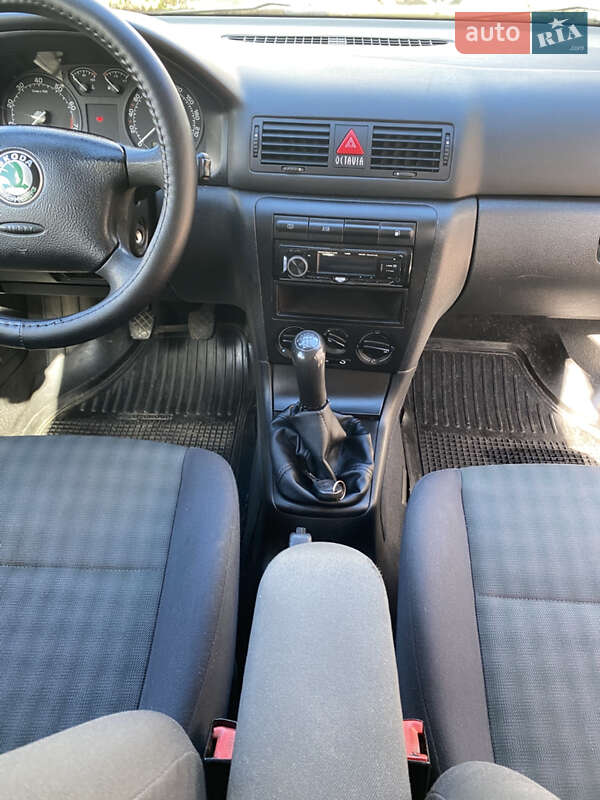 Универсал Skoda Octavia 2004 в Погребище