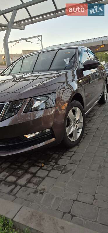 Лифтбек Skoda Octavia 2017 в Кропивницком