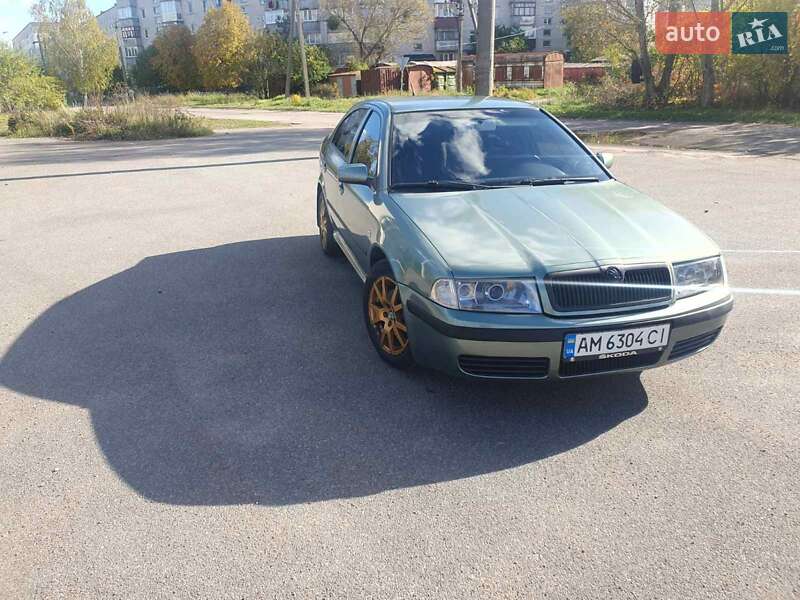 Лифтбек Skoda Octavia 2003 в 