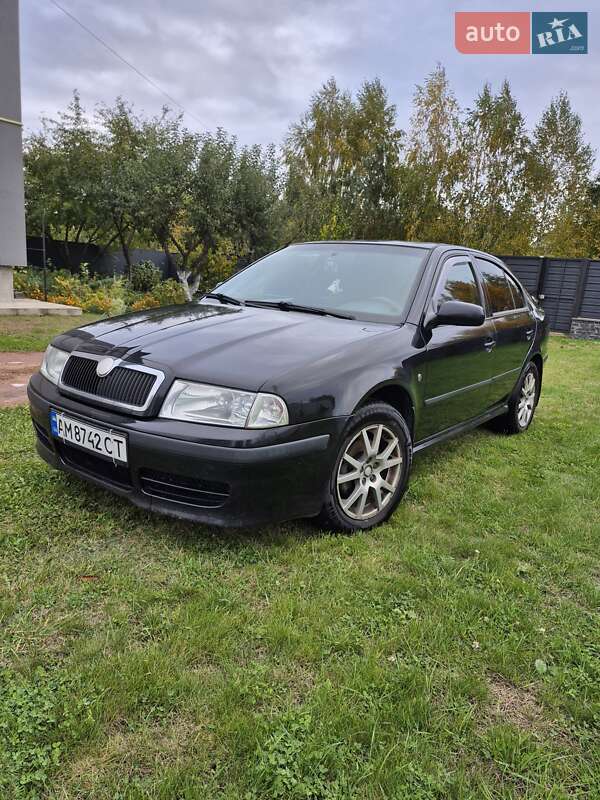 Ліфтбек Skoda Octavia 2008 в  фото Ліфтбек Skoda Octavia 2008 в