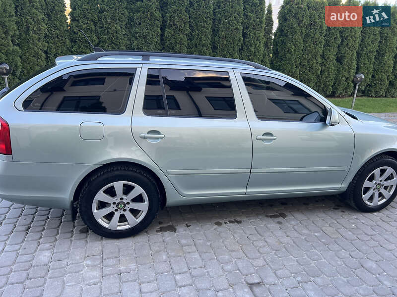 Универсал Skoda Octavia 2012 в Дунаевцах