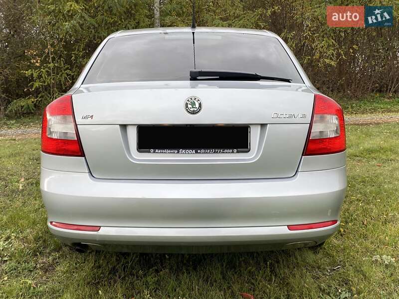 Лифтбек Skoda Octavia 2010 в Ромнах