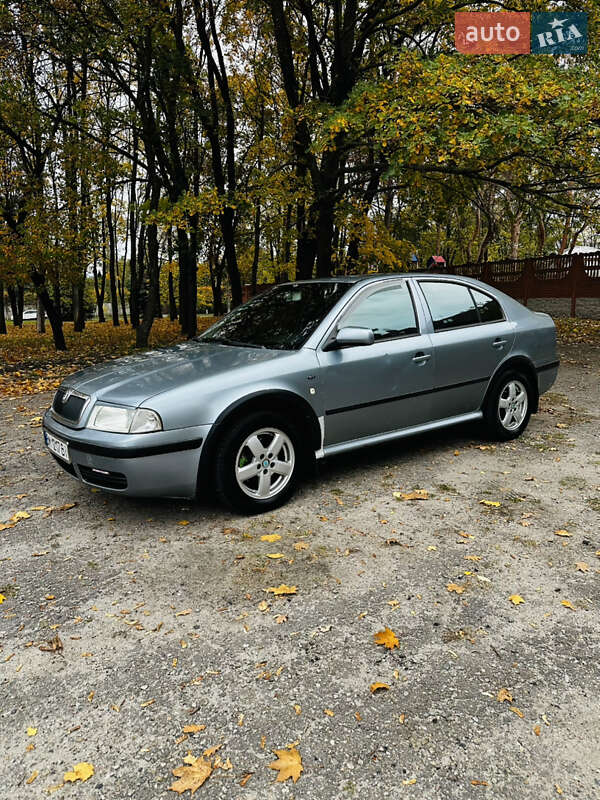 Лифтбек Skoda Octavia 2001 в 