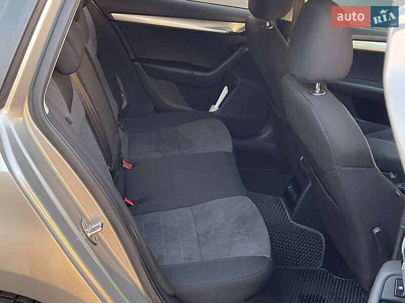 Универсал Skoda Octavia 2015 в Мукачево