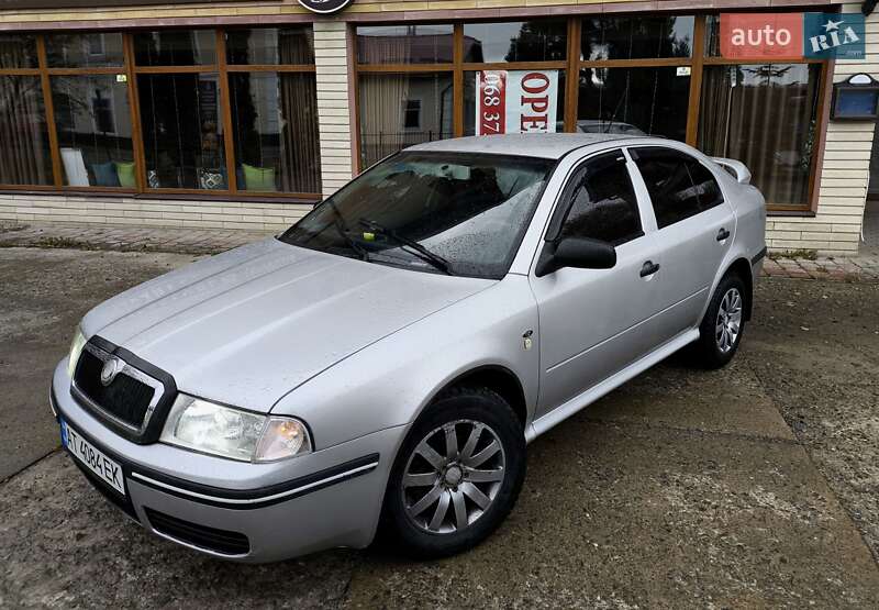 Лифтбек Skoda Octavia 2003 в 