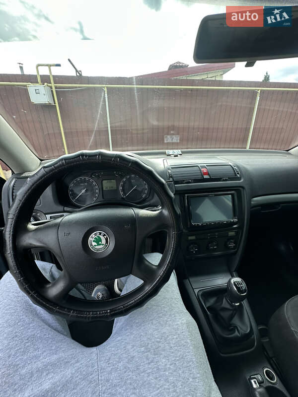 Лифтбек Skoda Octavia 2006 в Одессе