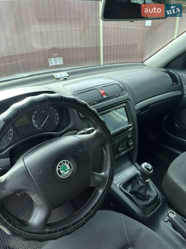 Лифтбек Skoda Octavia 2006 в Одессе