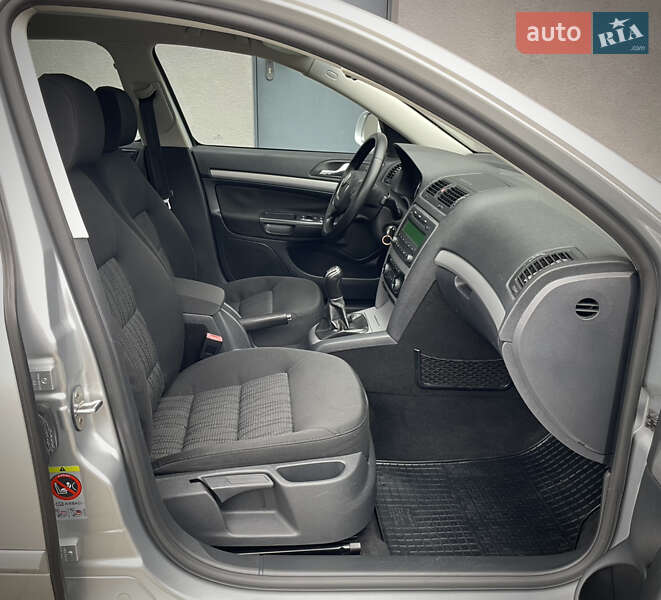 Лифтбек Skoda Octavia 2009 в Мукачево
