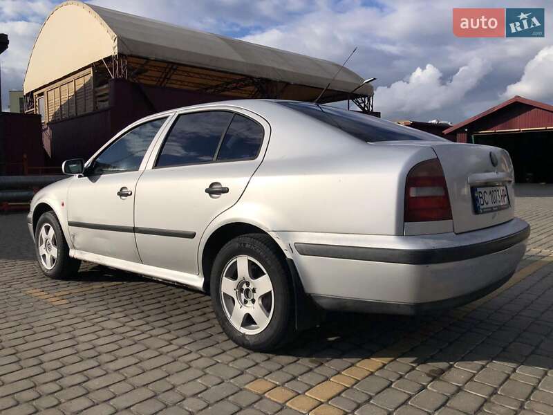 Ліфтбек Skoda Octavia 1997 в Львові