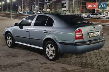 Лифтбек Skoda Octavia 2004 в 