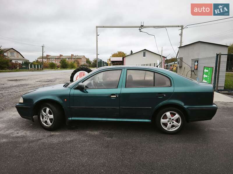Ліфтбек Skoda Octavia 1999 в Вінниці