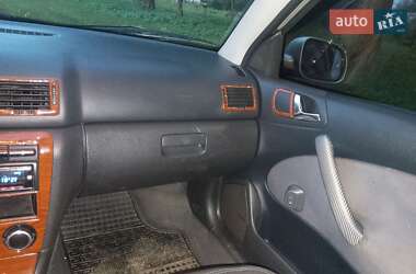 Ліфтбек Skoda Octavia 2001 в  фото 7 Ліфтбек Skoda Octavia 2001 в