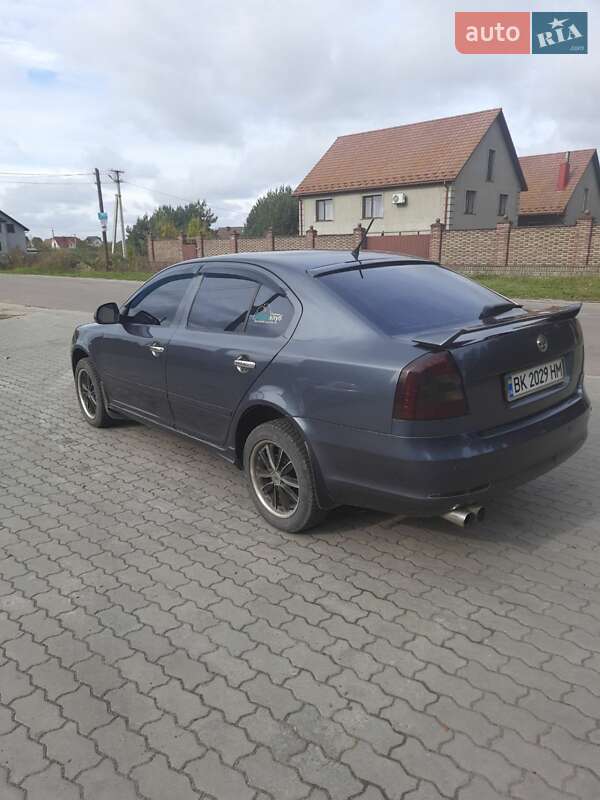 Лифтбек Skoda Octavia 2010 в Костополе