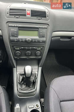 Лифтбек Skoda Octavia 2006 в 