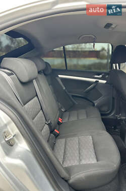 Лифтбек Skoda Octavia 2009 в 