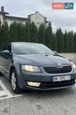 Ліфтбек Skoda Octavia 2016 в Рівному