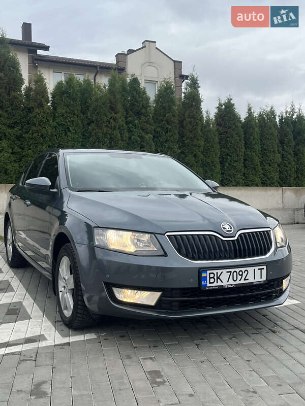 Лифтбек Skoda Octavia 2016 в Ровно