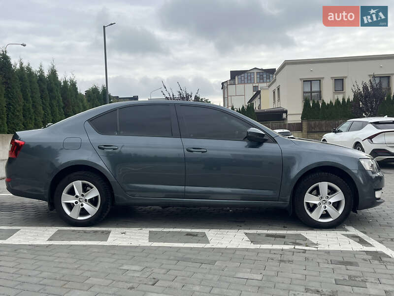 Лифтбек Skoda Octavia 2016 в Ровно