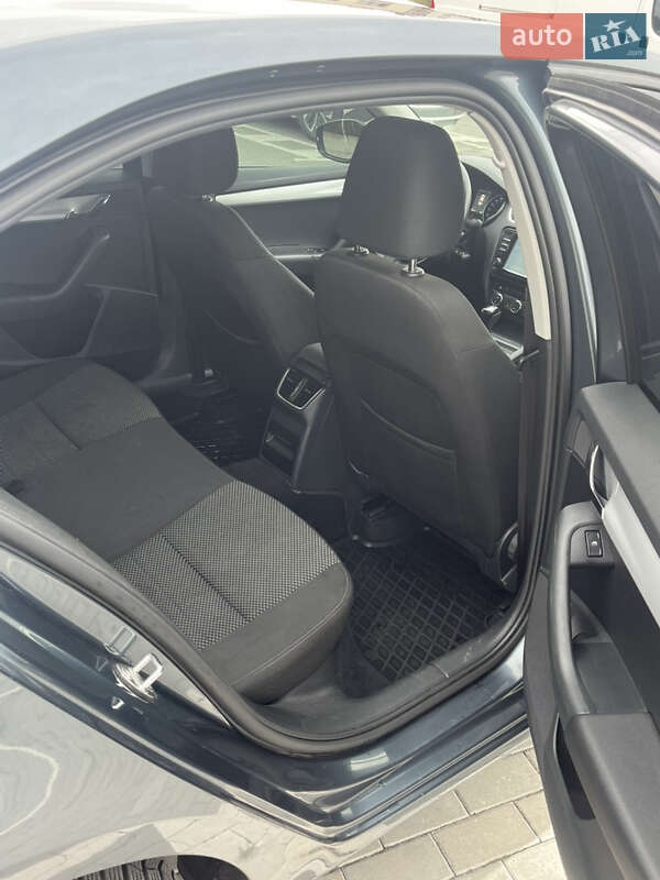 Лифтбек Skoda Octavia 2016 в Ровно