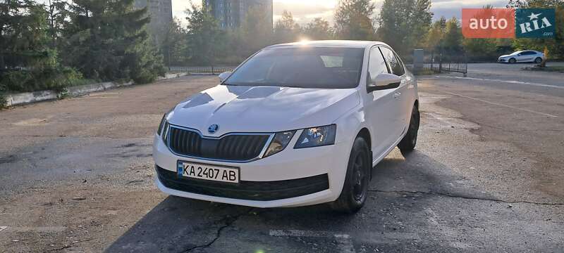 Лифтбек Skoda Octavia 2019 в Киеве