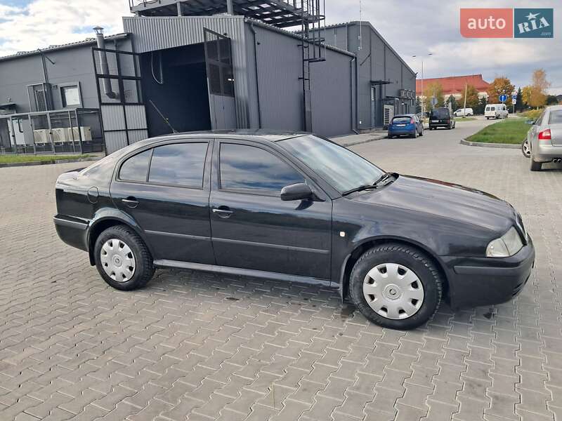 Лифтбек Skoda Octavia 2003 в Ивано-Франковске