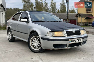 Лифтбек Skoda Octavia 2004 в 