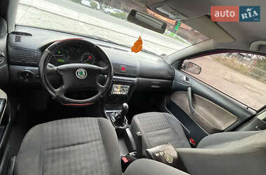 Лифтбек Skoda Octavia 2004 в 