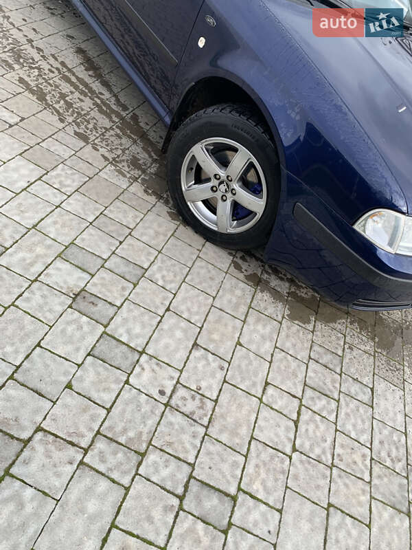 Лифтбек Skoda Octavia 2004 в Буске