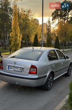 Лифтбек Skoda Octavia 2001 в 
