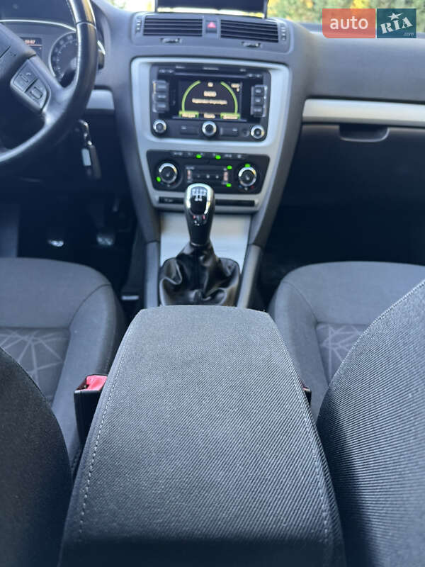 Универсал Skoda Octavia 2012 в Ровно