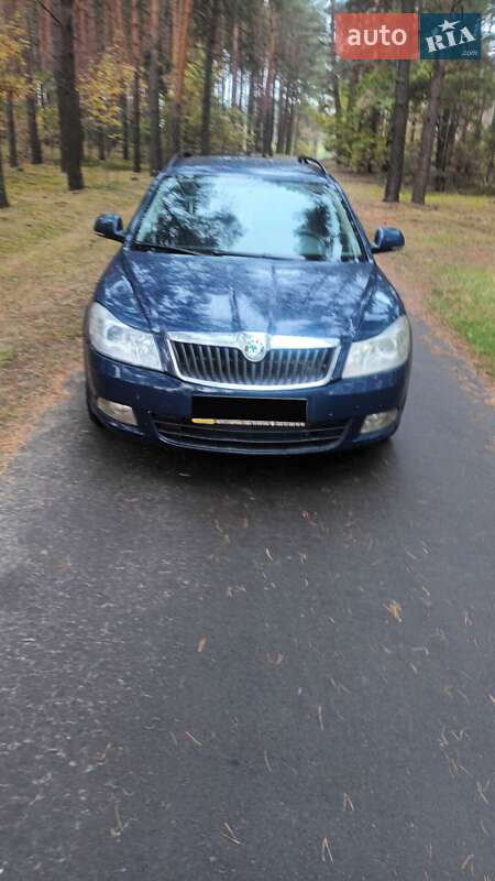 Універсал Skoda Octavia 2012 в Маневичах