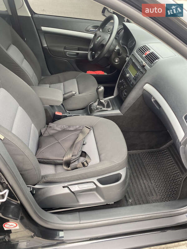 Лифтбек Skoda Octavia 2006 в Святопетровское