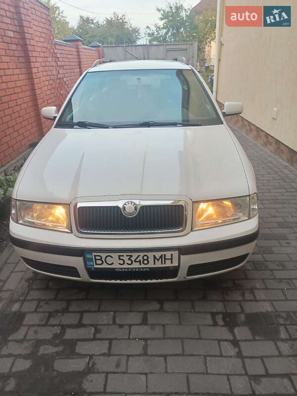 Универсал Skoda Octavia 2005 в  фото Универсал Skoda Octavia 2005 в
