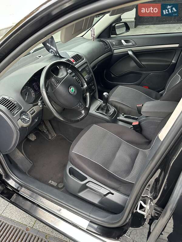 Лифтбек Skoda Octavia 2004 в Борисполе