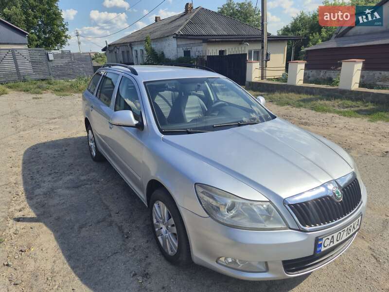 Универсал Skoda Octavia 2010 в Богуславе фото 11 Универсал Skoda Octavia 2010 в Богуславе
