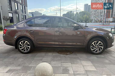 Лифтбек Skoda Octavia 2013 в 