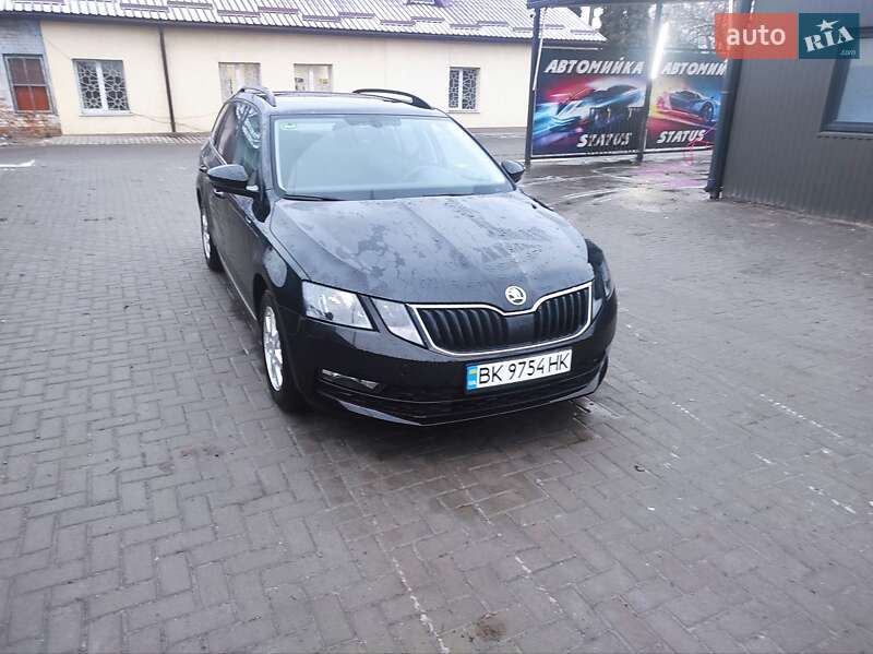 Универсал Skoda Octavia 2017 в Нетешине