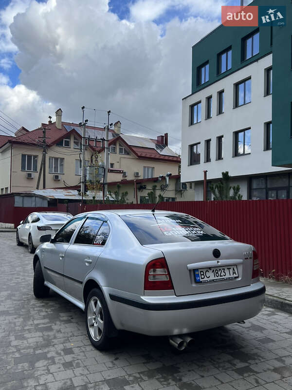 Лифтбек Skoda Octavia 2004 в Городке