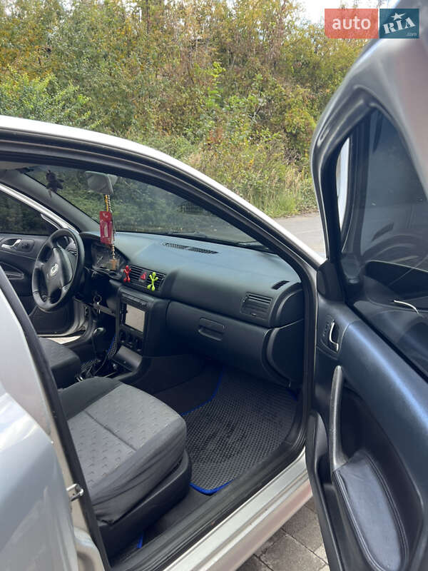 Лифтбек Skoda Octavia 2004 в Городке