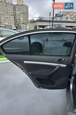 Лифтбек Skoda Octavia 2010 в 