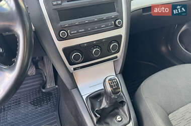Ліфтбек Skoda Octavia 2011 в  фото 29 Ліфтбек Skoda Octavia 2011 в