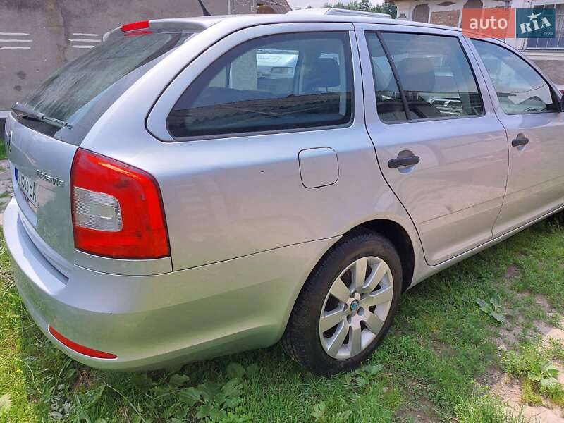 Универсал Skoda Octavia 2013 в Кременце фото 18 Универсал Skoda Octavia 2013 в Кременце