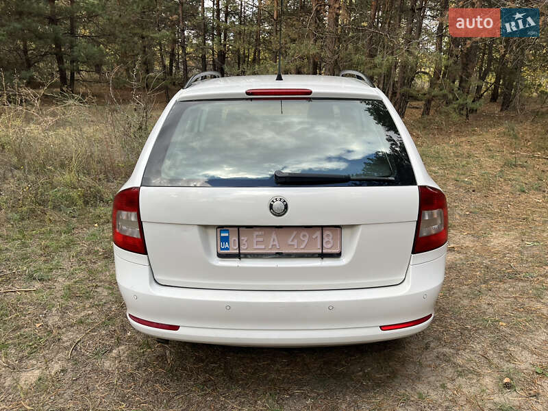 Універсал Skoda Octavia 2010 в Дніпрі