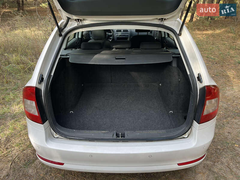 Універсал Skoda Octavia 2010 в Дніпрі