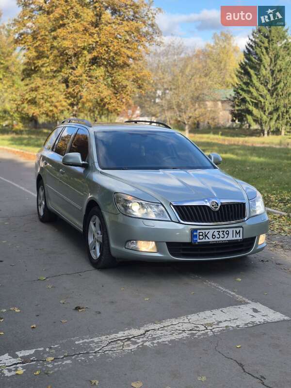 Универсал Skoda Octavia 2009 в Ровно